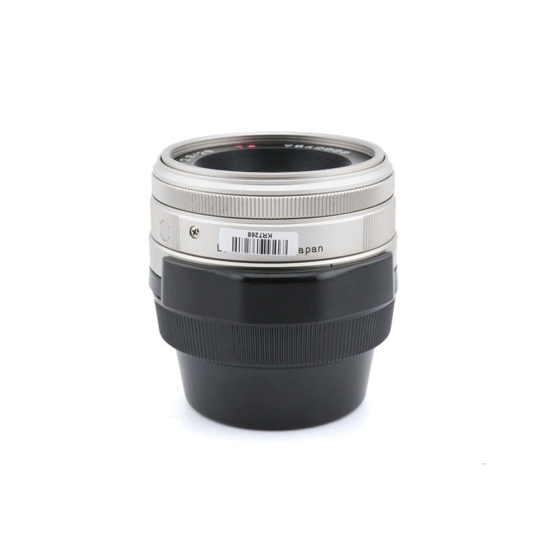 Carl Zeiss 28mm f2.8 Biogon T* + GG-1 Metal Hood